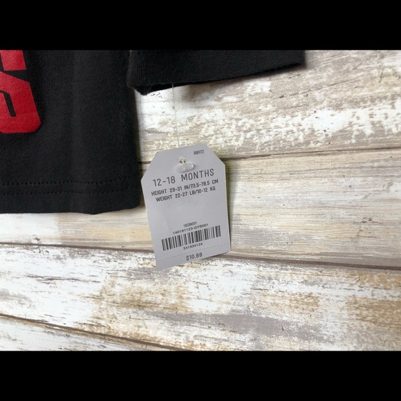 Crazy 8 Boys Christmas Santa Rocks T-Shirt - Picture 4 of 4